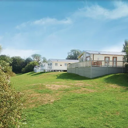 Vacation Escape - Valley Farm -Clacton-On-Sea - Holiday Park-2