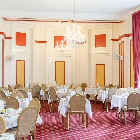 Queens Hotel-2