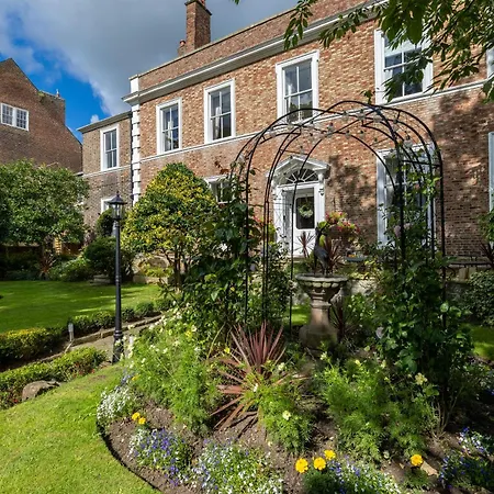Highgate House-3