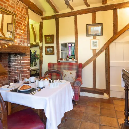 Frogs Hall B&B-3