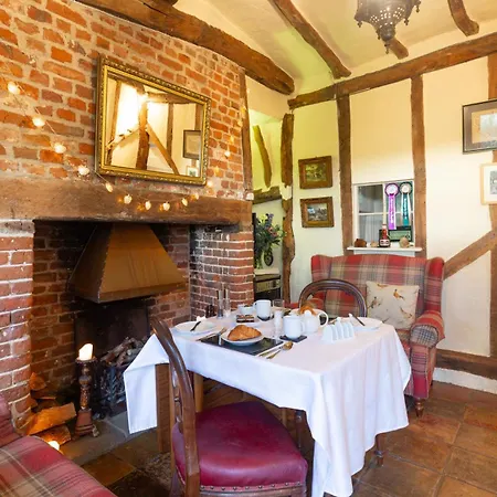 Frogs Hall B&B-2