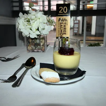 Three Salmons Hotel-3