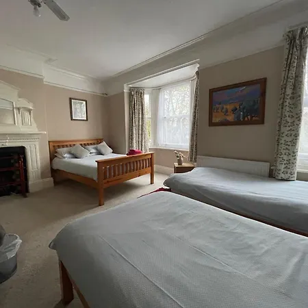 Burton Villa Guest House-2