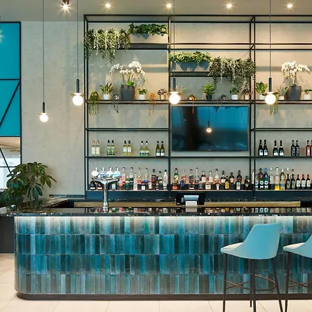 Courtyard By Marriott London Gatwick Airport-2