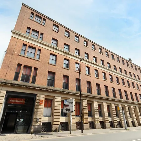 Easyhotel Manchester-3