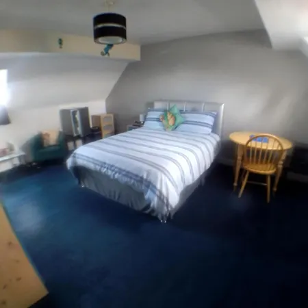 Snowdon House Single Rooms For Solo Travellers-3