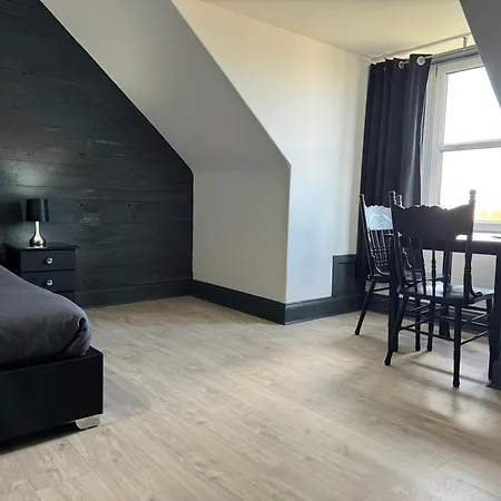 Aspen Guest House-3