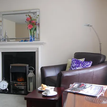 Warwick House-3