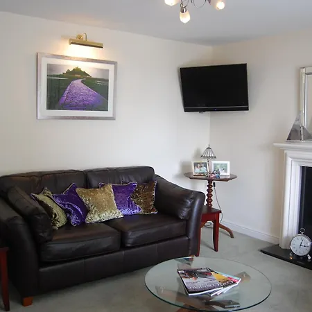 Warwick House-2