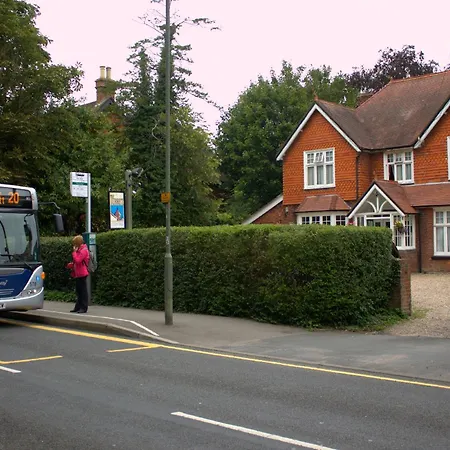 Gatwick Turret Guest House-3