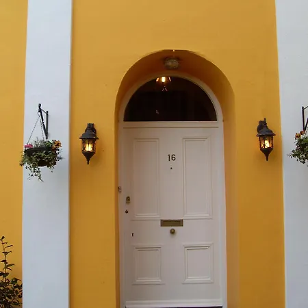 Heathcliff House B&B Exclusively For Adults Free Large Carpark-3