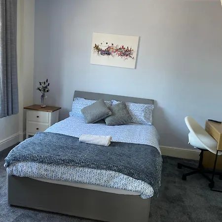 Maple Leaf Guest House-3