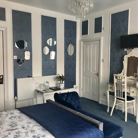 Norman Guest House With Free Parking-3