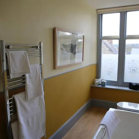 Heyford House Bed & Breakfast-2