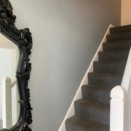 330 Leagrave-3