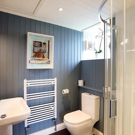 Sheridan Guest House-2