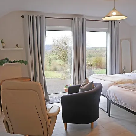Hillside Hideaway-3