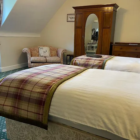 Ravenscourt Guest House-3