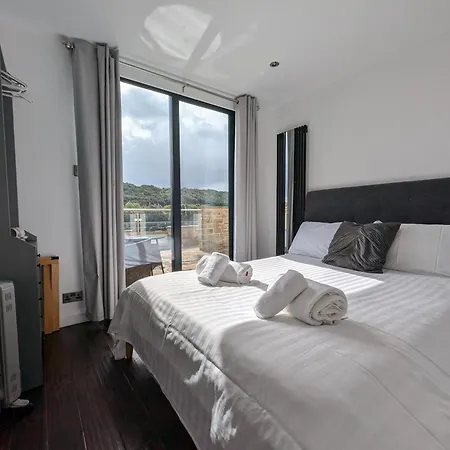 Casa Brighouse-2