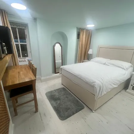Addison B&B-3