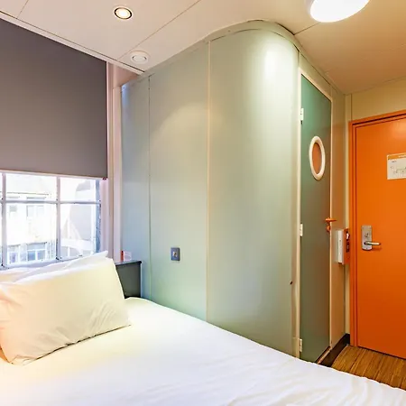 Easyhotel Edinburgh-2