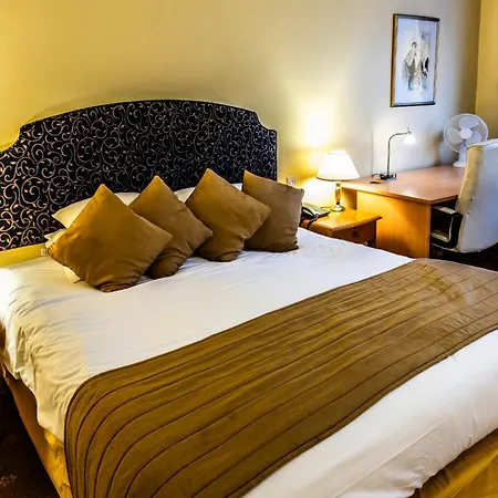 Tiverton Hotel Lounge & Venue-2