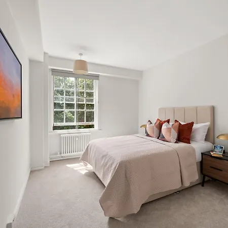 Dolphin House Serviced Apartments-3
