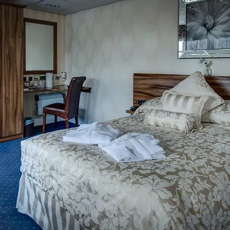 Kings Croft Hotel-2