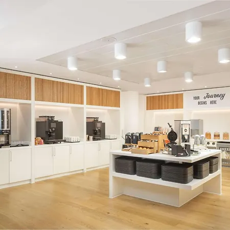 Hampton By Hilton London Gatwick Airport-3