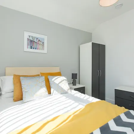 Townhouse @ 58 Brooklyn St - Crewe-2