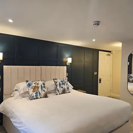 Georges Place-3