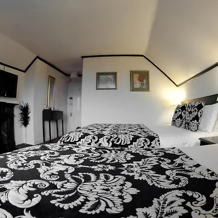 Oyo Rayanne House Guest Accommodation-3