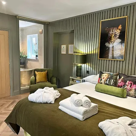 Oyo The Townhouse-2