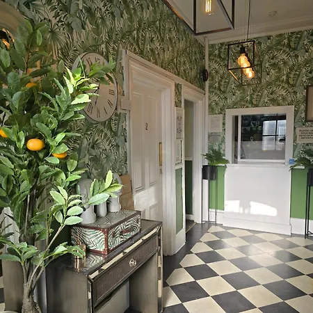 Avis Hotel-3
