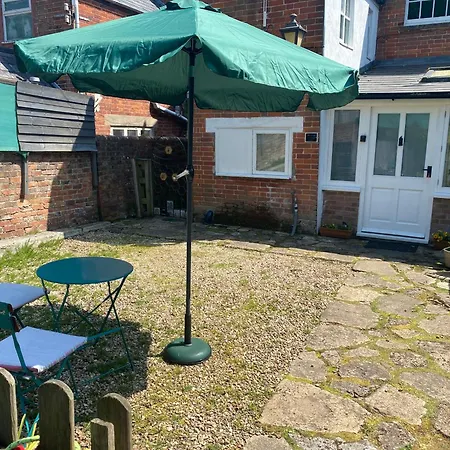 Bridport Garden Suite-3