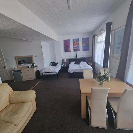 Henson Hotel Pleasure Beach-3