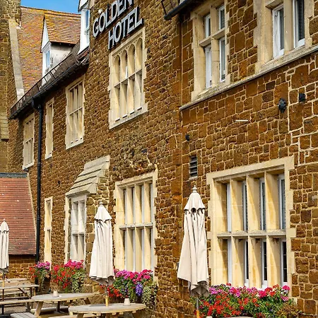 The Golden Lion Hotel-3