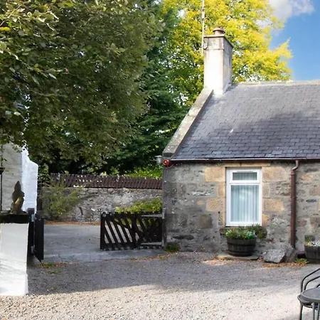 Oyo Eastbank Hotel, Speyside Scotland-2