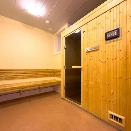 Oyo Eastbank Hotel, Speyside Scotland-3