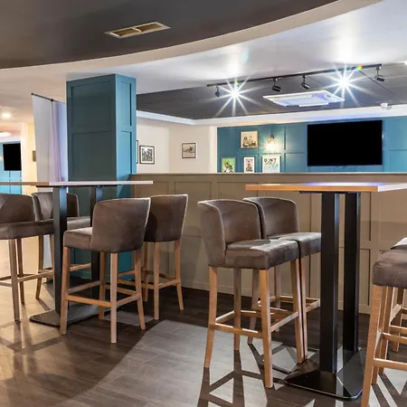 Knowsley Inn & Lounge-2