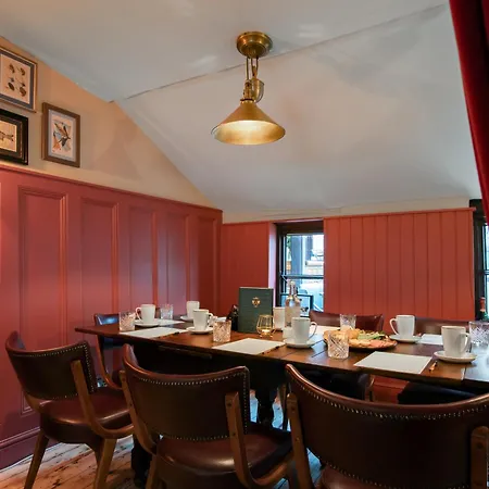 Cromwell Arms Country Pub With Rooms-2