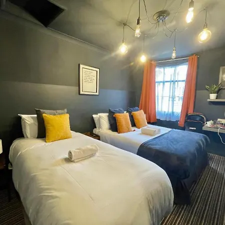 Blue Skye Guest House 8-3
