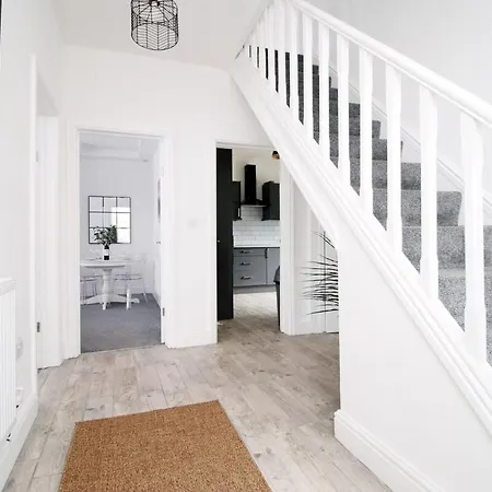 Royal Oak House By Ty Sa - 5 Bedroom House-2