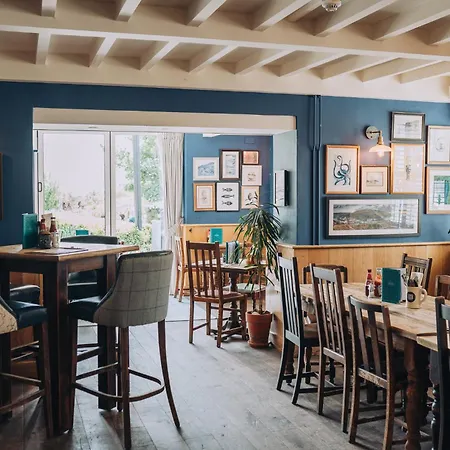 Lulworth Cove Inn-2