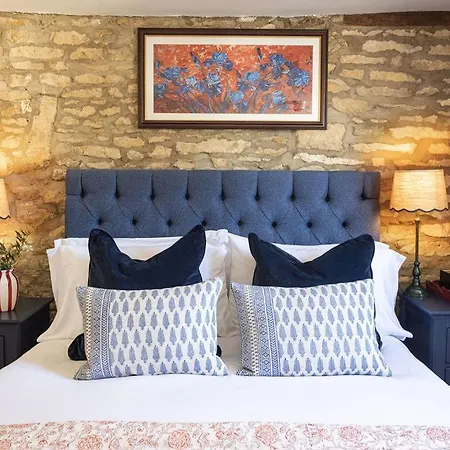 The Sheep On Sheep Street Hotel-2