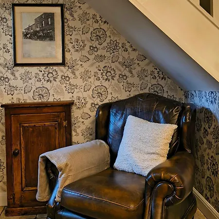 The Little John Hathersage-2