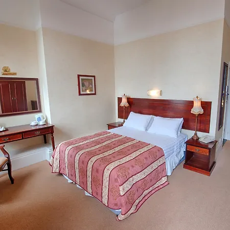 The Queens Hotel-2
