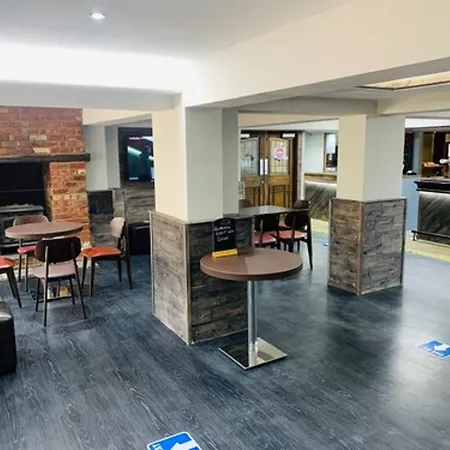 Fairways Lodge & Leisure Club-2