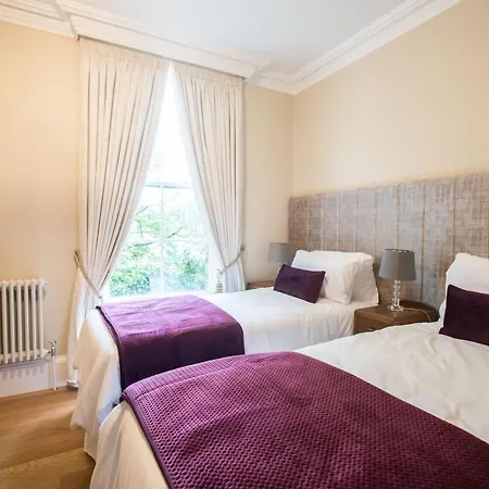 Bishop'S Gate Hotel-3