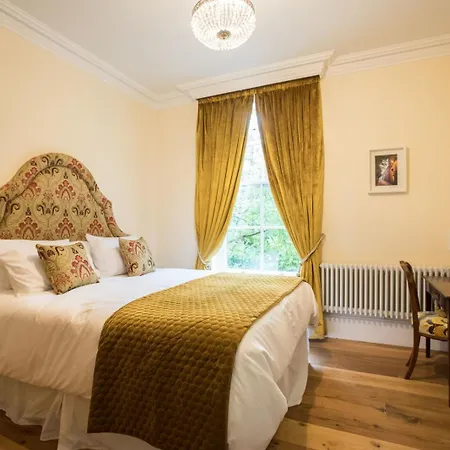 Bishop'S Gate Hotel-2
